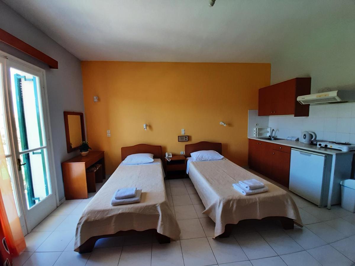 Ammousa Hotel Apartments Lixouri Esterno foto