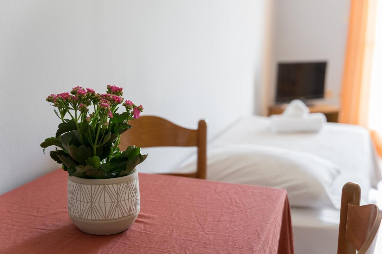Ammousa Hotel Apartments Lixouri Esterno foto