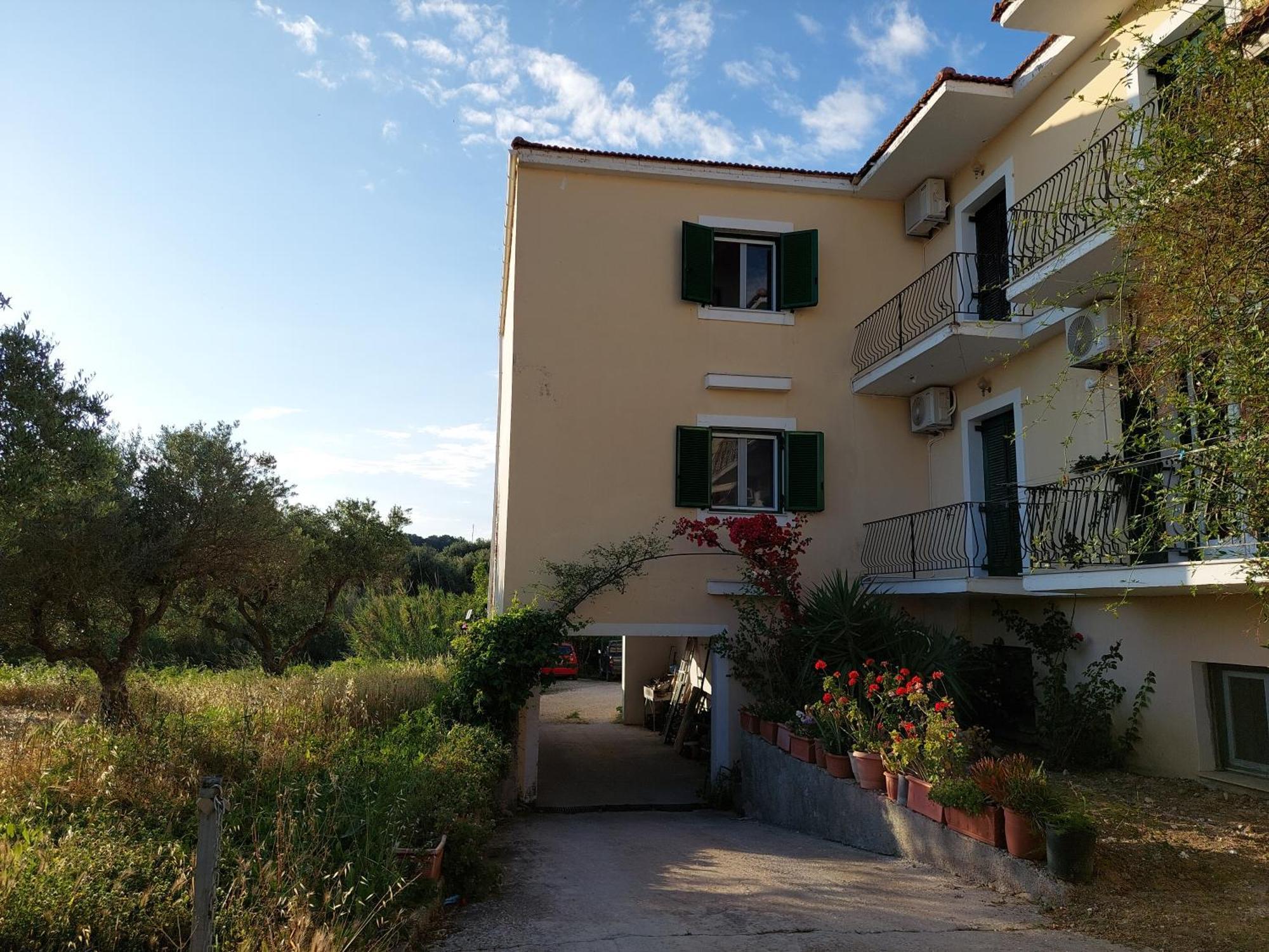 Ammousa Hotel Apartments Lixouri Esterno foto