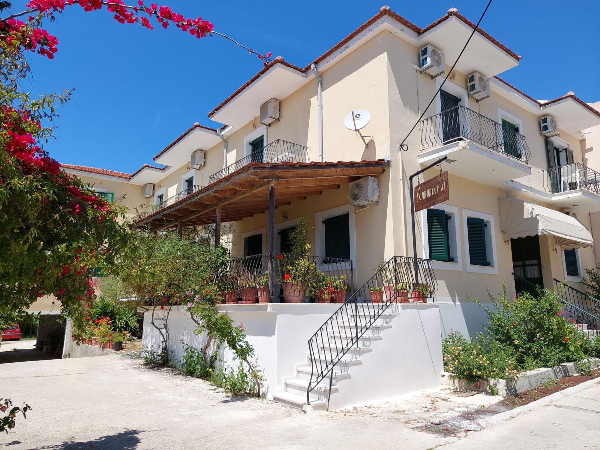 Ammousa Hotel Apartments Lixouri Esterno foto