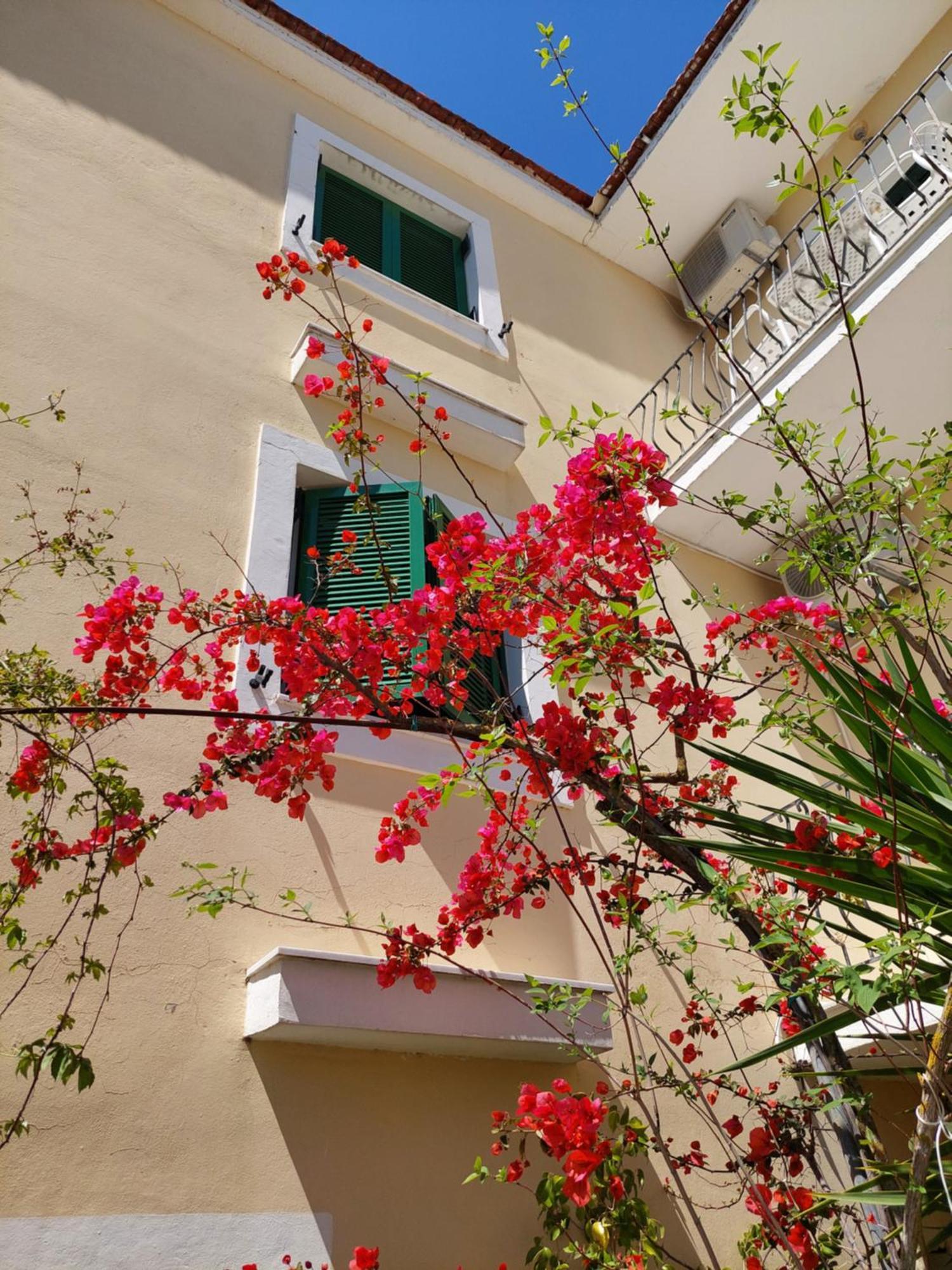 Ammousa Hotel Apartments Lixouri Esterno foto